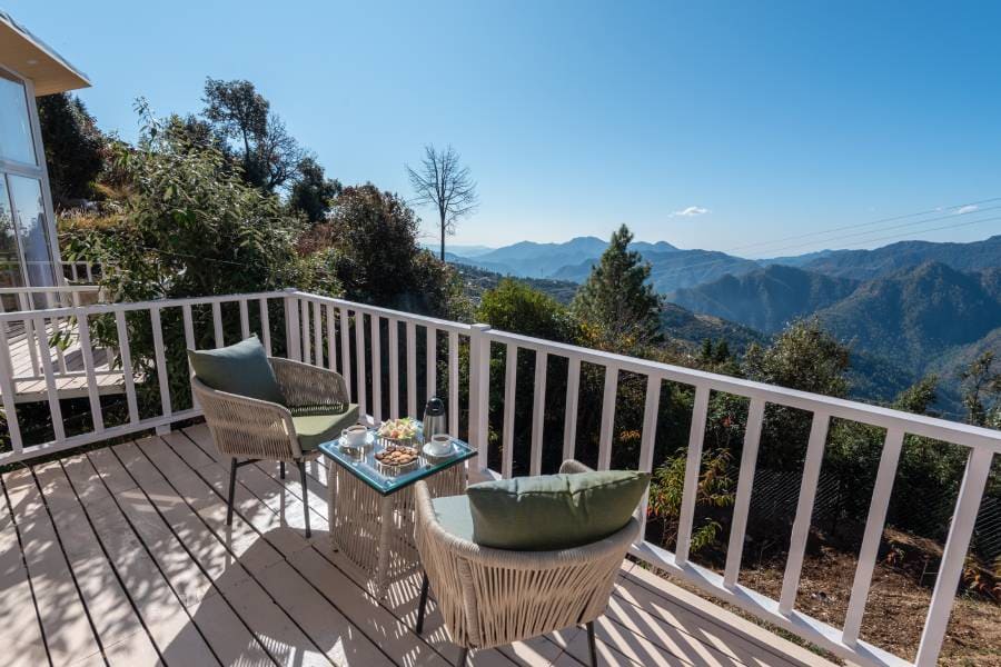 V Lux Chalet