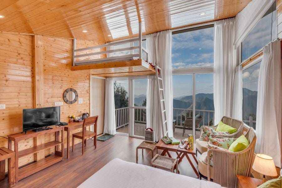 V Lux Chalet