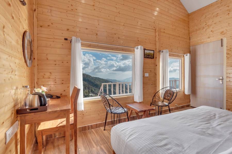 Premier Corner Room